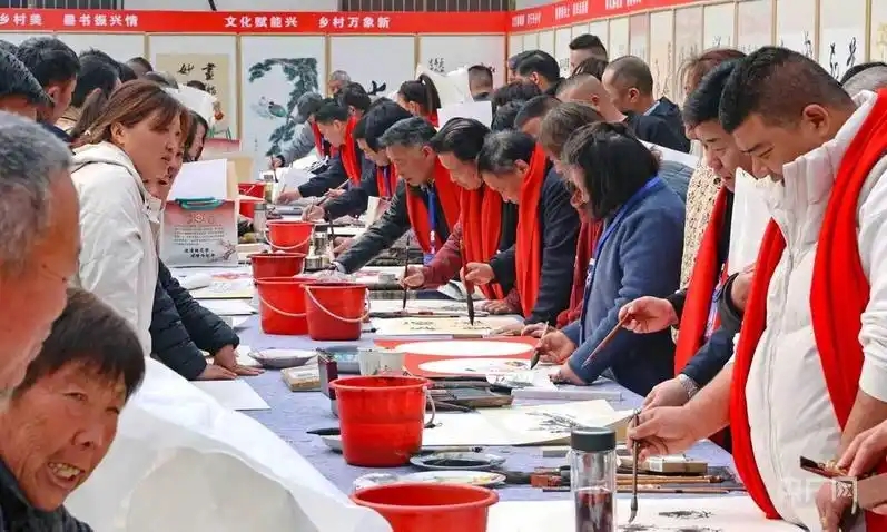 墨香桃韵,绘就“书画之乡”新画卷(图1)